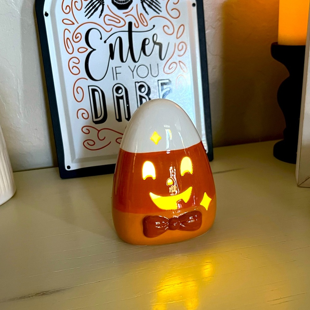 Target Bullseye Halloween 2024 Lighted Candy Corn Sculpture